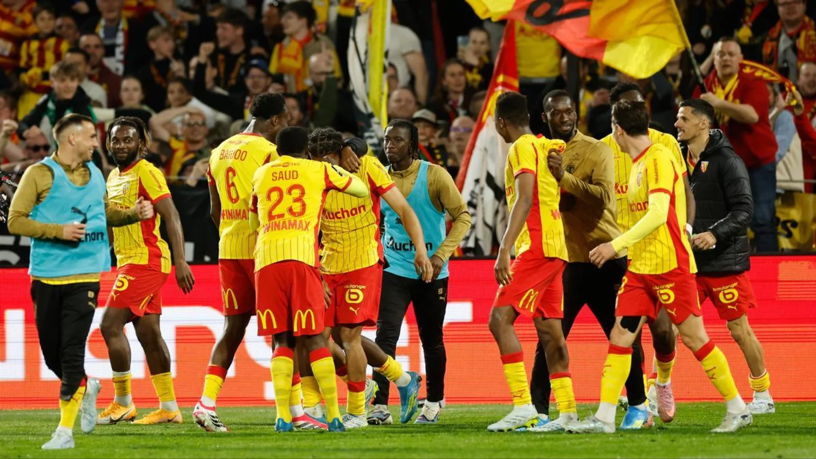 El Lens se clasificó hoy por cuarta vez en su historia para la final de la Copa de Francia tras vencer al Toulouse&amp;nbsp;de Carles Martínez Novell por 4-1 con goles de · Fuente: Mundo Deportivo