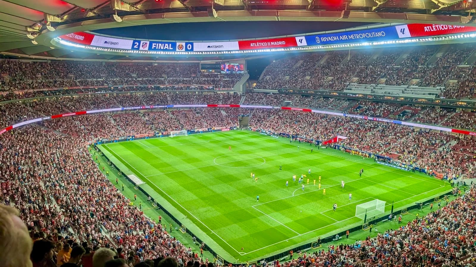 Estadio lleno en un partido de Champions League. Foto: Wikimedia Commons